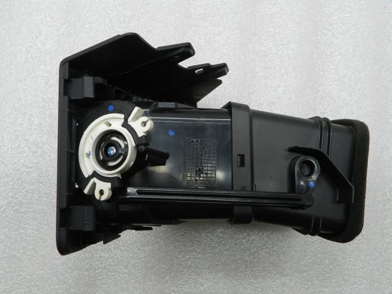 Hyundai i800 Style ventilācijas režģa ventilācijas sprausla labajā pusē 4H974-80000