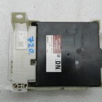 Toyota Yaris P13 oriģinālā drošinātāju kārba 82730-52K40