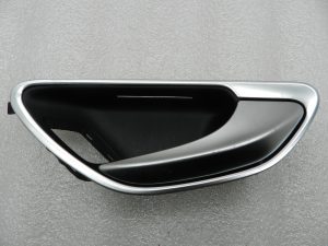 Mercedes C-Class W205 C220D Durvju atvēršanas rokturis priekšējais iekšējais labajā pusē a2057600200