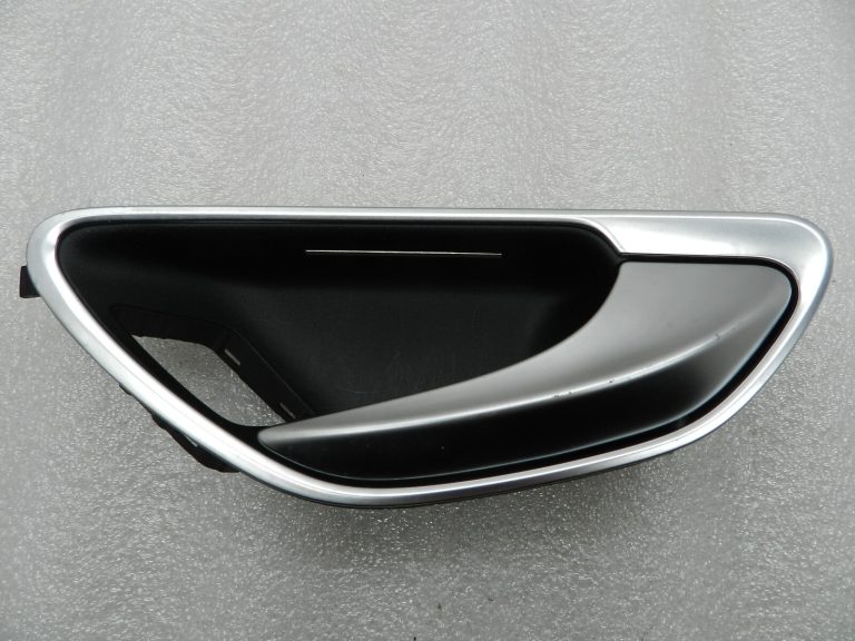 Mercedes C-Class W205 C220D Durvju atvēršanas rokturis priekšējais iekšējais labajā pusē a2057600200