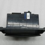 Kia Sorento CR oriģināls centrālās konsoles glabāšanas nodalījums 84570-3E000-PH