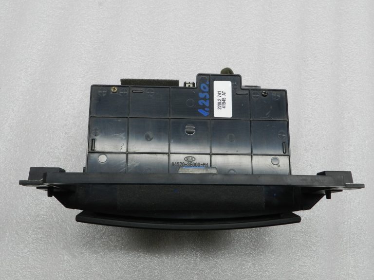 Kia Sorento CR oriģināls centrālās konsoles glabāšanas nodalījums 84570-3E000-PH