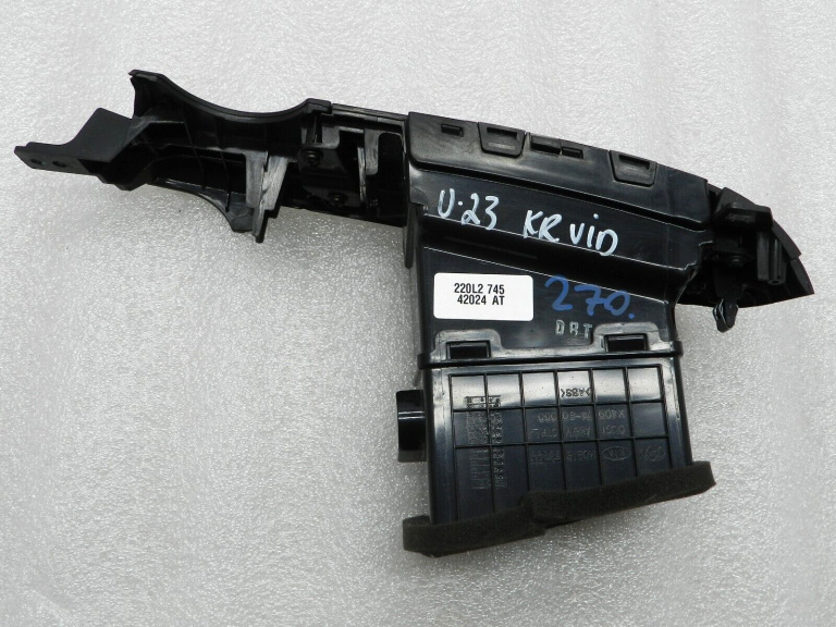 Kia Sedona Carnival centrālā ventilācijas restīte kreisā X4d974-30000