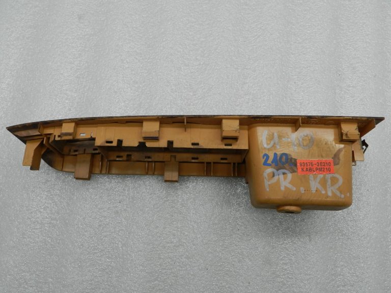 Kia Sorento oriģinālais logu slēdža vāks kreisais 935703E210BL