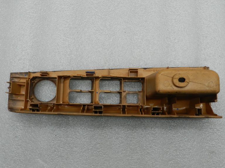 Kia Sorento oriģinālais logu slēdža vāks kreisais 935703E210BL