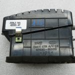 Kia Sorento oriģinālās ventilācijas restes kreisajā centrālajā pusē