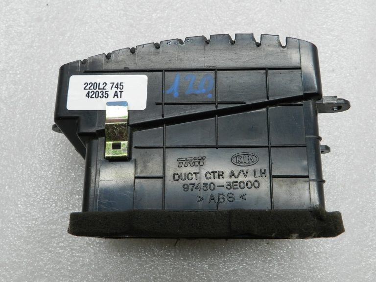 Kia Sorento oriģinālās ventilācijas restes kreisajā centrālajā pusē