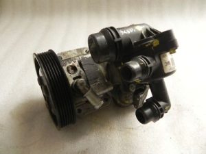 BMW 1 3 X1 X3 er E81 E87 E90 E90 E91 E83 E84 Stūres pastiprinātāja sūknis Ūdens sūknis