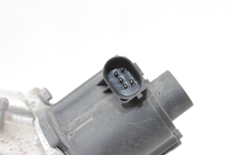 Oriģinālais Renault Kangoo II 1.5 dCi EGR vārsta izplūdes gāzu dzesētājs 147102974R, 7701060994
