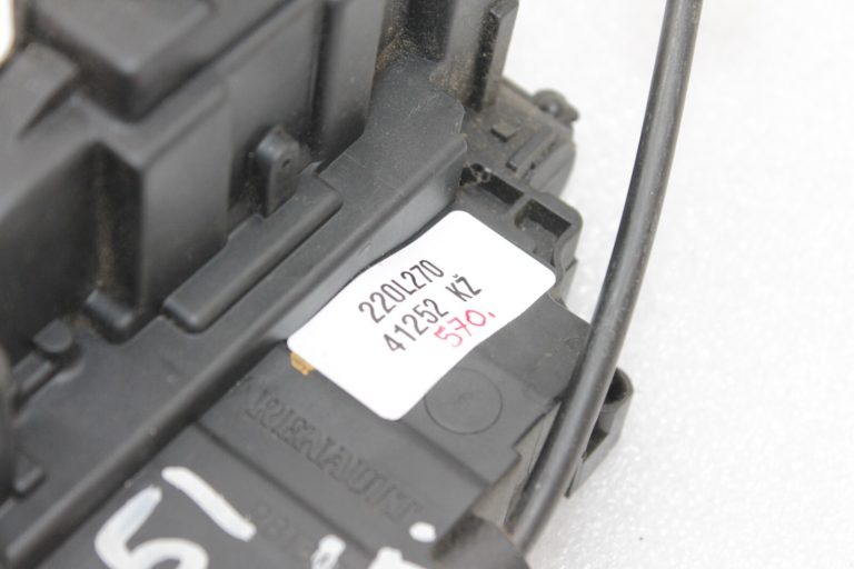 Oriģinālais Renault Kangoo II aizmugurējo durvju slēdzene aizmugurējā kreisā 8200542399
