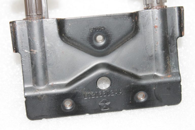Lancia Thema II Aizmugurējo centrālo sēdekļu galvas balsts Mochacino āda K68104601AA