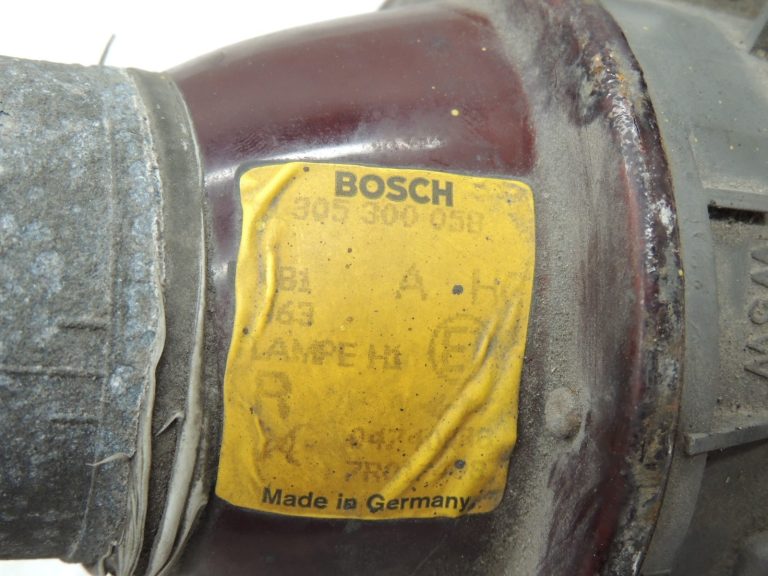 Oriģinālie BMW E34 Halogen Bosch tuvās gaismas lukturi 1305300058 1305211901