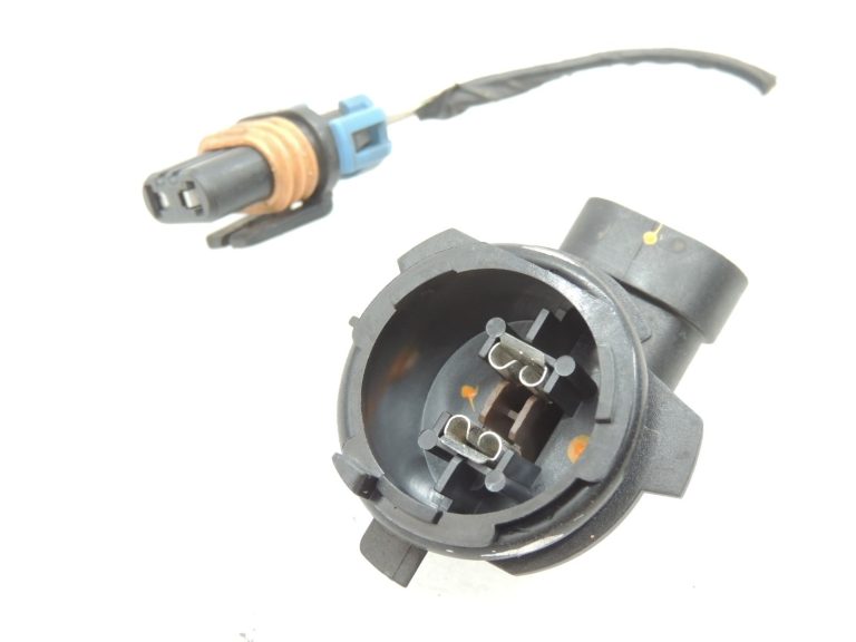 Oriģinālais BMW E39 facelift ksenona lukturu tālās gaismas spuldzes turētājs 63126904051