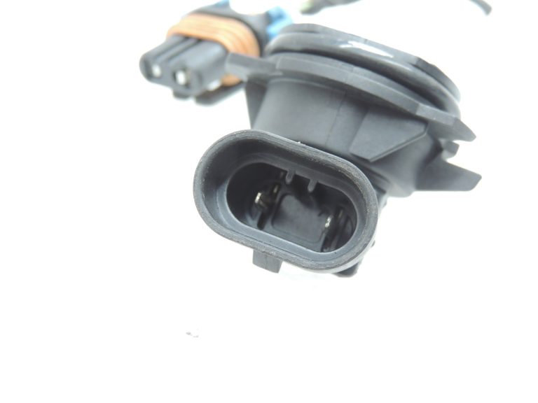Oriģinālais BMW E39 facelift ksenona lukturu tālās gaismas spuldzes turētājs 63126904051