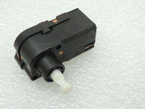 Priekšējo lukturu LWR priekšējo lukturu izlīdzināšanas servomotors Bosch 0307853324
