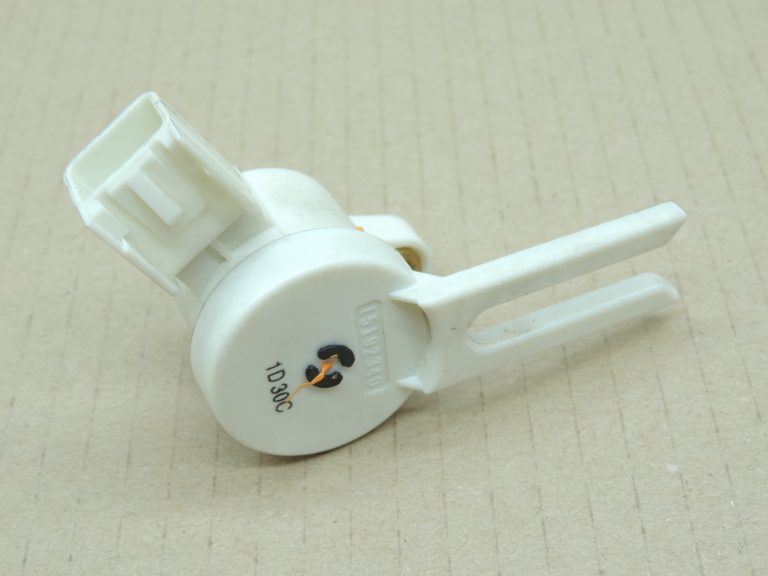 Oriģinālais oriģinālais Opel Antara Astra J Zafira C bremžu pedāļa sensors 15192340