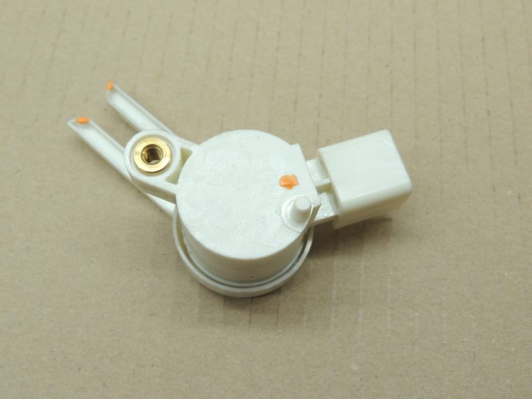 Oriģinālais oriģinālais Opel Antara Astra J Zafira C bremžu pedāļa sensors 15192340