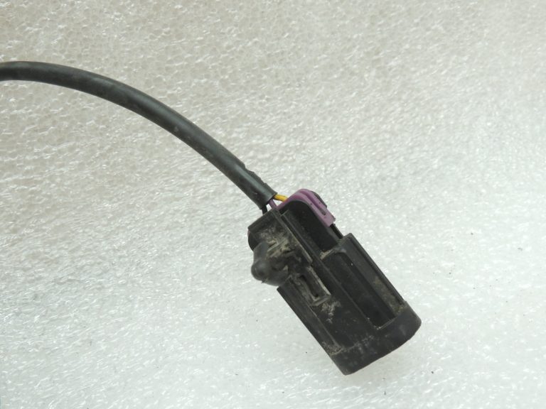 Opel Zafira C motora pārsega slēdzene 39085674 Motora pārsega slēdzene 13371992