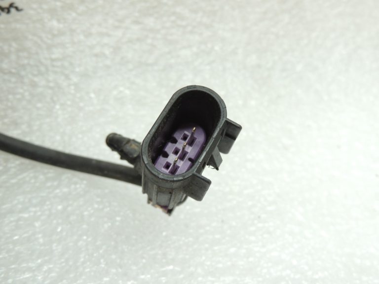 Opel Zafira C motora pārsega slēdzene 39085674 Motora pārsega slēdzene 13371992