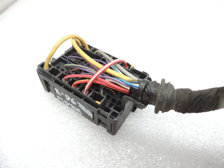 Opel Zafira C 2,0CDTi B16DTH Dzinēja nodalījuma elektroinstalācijas krosne 13382168 Dzinēja nodalījuma elektroinstalācijas krosne