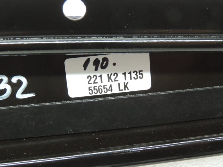 Mercedes W205 Durvju apdares paneļa vāks ārējais aizmugurējais kreisais A2056900987