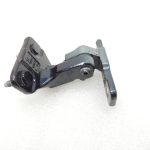 Mercedes W205 aizmugurējā kreisā durvju augšējā eņģe A2057300137 890U Canvasite Blue