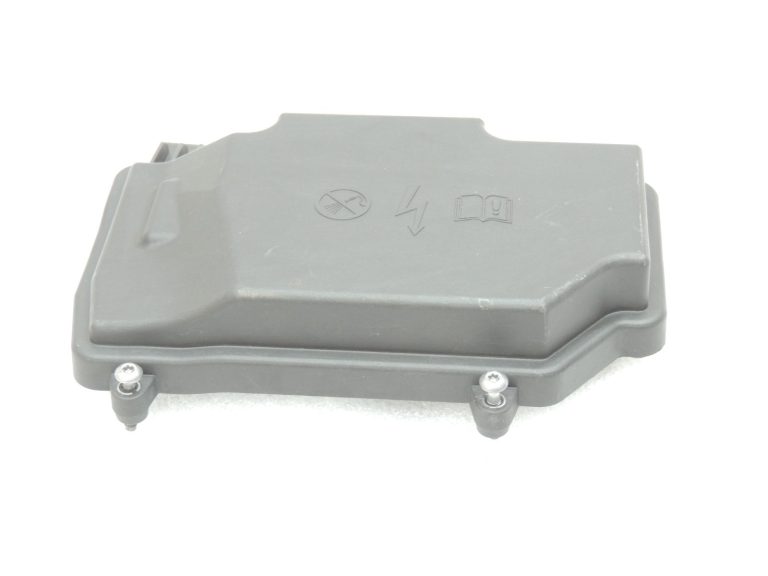 Oriģinālais Mercedes C klases W205 drošinātāju kārbas vāciņš A2055400182