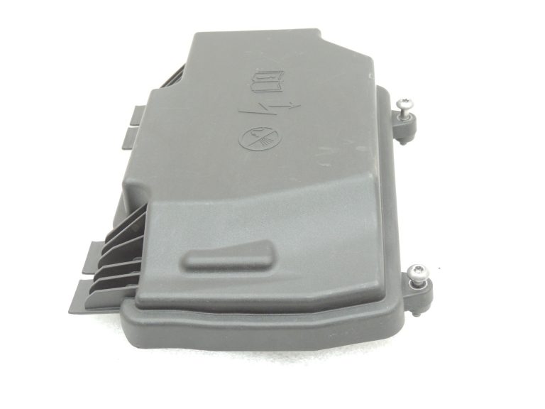Oriģinālais Mercedes C klases W205 drošinātāju kārbas vāciņš A2055400182