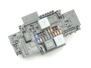 Oriģinālais Mercedes C klases W205 drošinātāju kārba Releju kaste A2229063202
