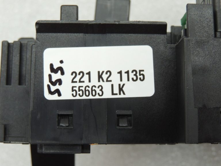 Oriģinālais Mercedes C klases W205 drošinātāju kārba Releju kaste A2229063202