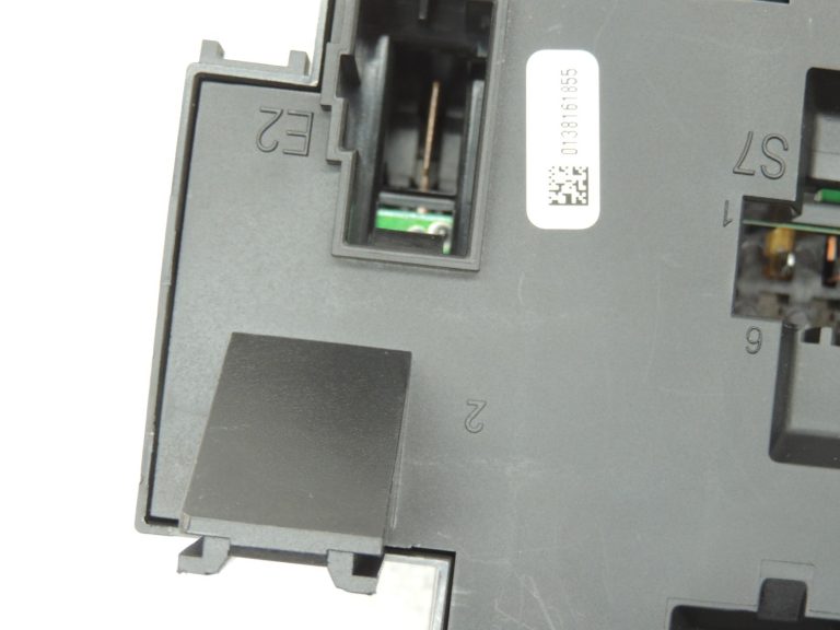 Oriģinālais Mercedes C klases W205 drošinātāju kārba Releju kaste A2229063202