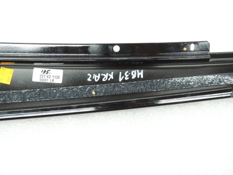 Mercedes W205 Durvju apdares paneļa vāks ārējais aizmugurējais kreisais A2056900987