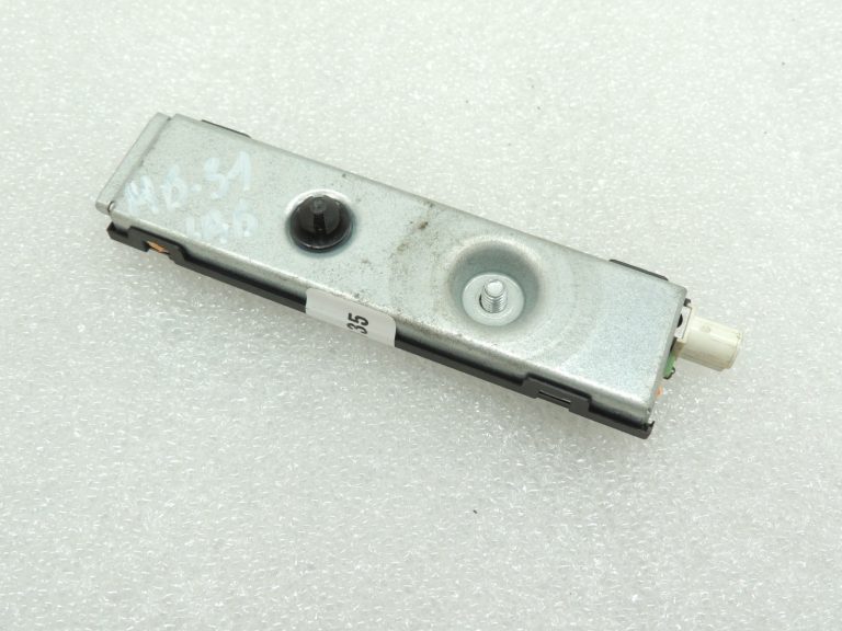 Oriģinālā Mercedes Benz antenas pastiprinātāja vadības bloks A2229055804