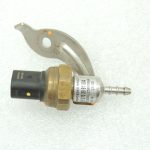 Oriģinālais Mercedes Benz C220d 651.921 Degvielas spiediena sensors A6510703981