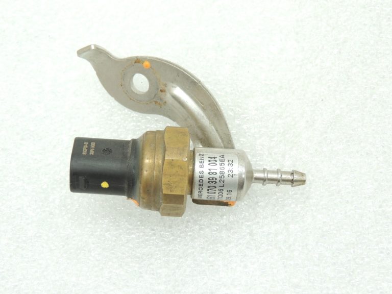 Oriģinālais Mercedes Benz C220d 651.921 Degvielas spiediena sensors A6510703981