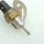 Oriģinālais Mercedes Benz C220d 651.921 Degvielas spiediena sensors A6510703981