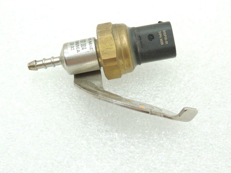 Oriģinālais Mercedes Benz C220d 651.921 Degvielas spiediena sensors A6510703981