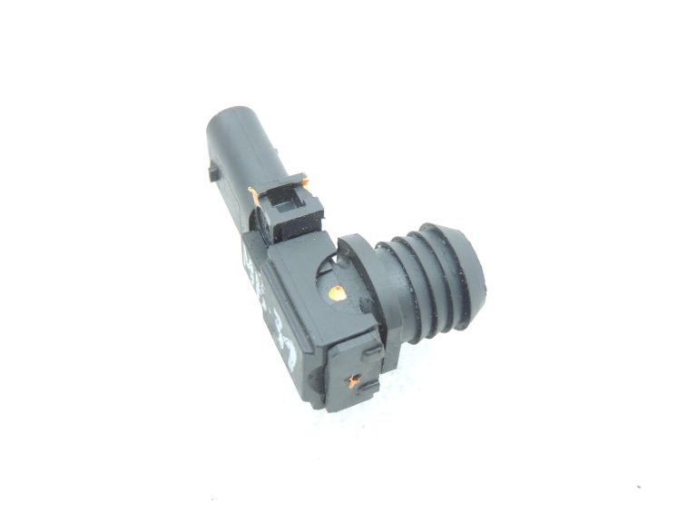 Mercedes C-klases W205 bremžu pastiprinātāja spiediena sensors A0009051701