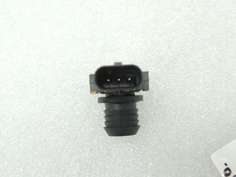 Mercedes C-klases W205 bremžu pastiprinātāja spiediena sensors A0009051701