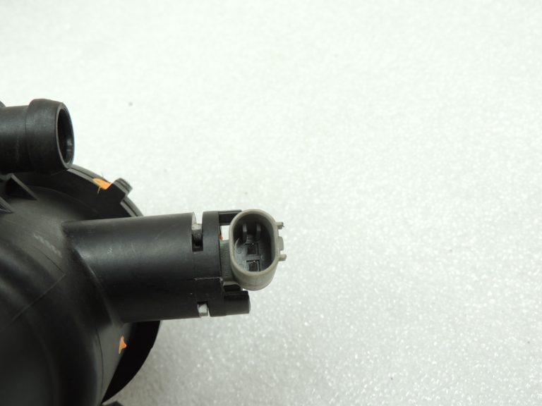 Oriģinālais Mercedes Benz C220d 651.921 termostata korpuss Termostats A6512001300