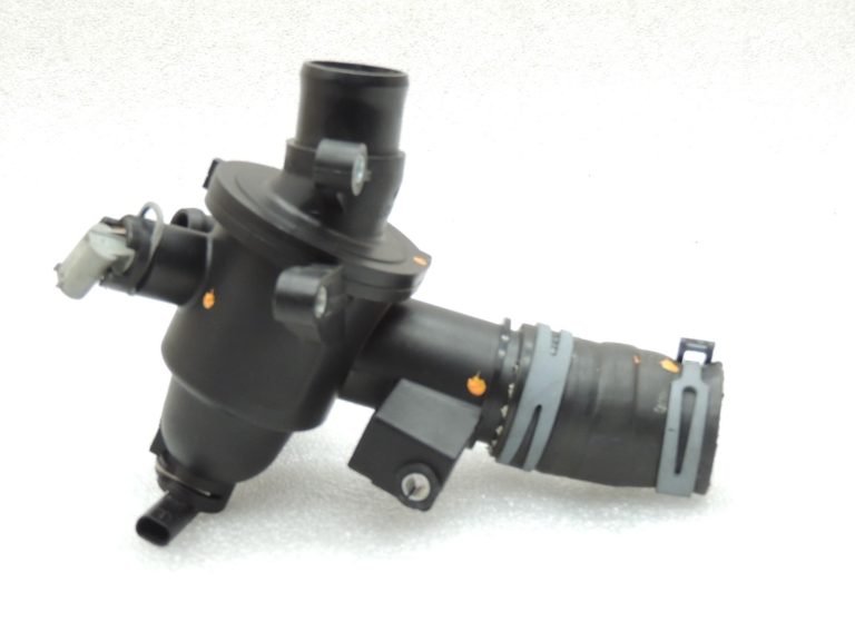 Oriģinālais Mercedes Benz C220d 651.921 termostata korpuss Termostats A6512001300