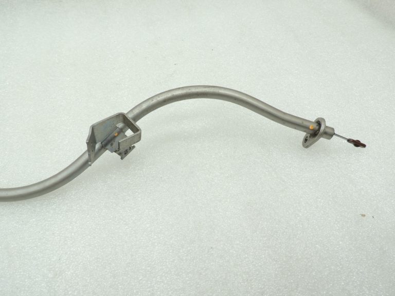 Oriģinālā aprīkojuma Mercedes Benz C220d 651.921 Dzinēja eļļas mērkrāna caurulīte Eļļas mērkrāns A6510106922