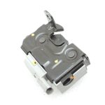 Oriģinālā Mercedes C-klases W205 dzinēja pārsega slēdzene ar sensoru kreisajā pusē A2048704458