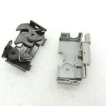 Oriģinālā Mercedes C-klases W205 dzinēja pārsega slēdzene ar sensoru kreisajā pusē A2048704458
