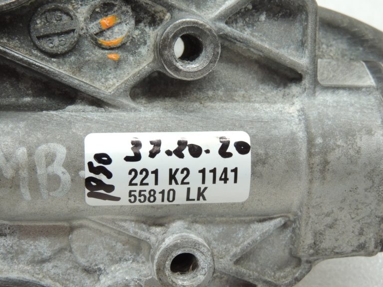 Oriģinālais Mercedes Benz OM651 motora eļļas dzesētājs Eļļas dzesētājs A6511801165