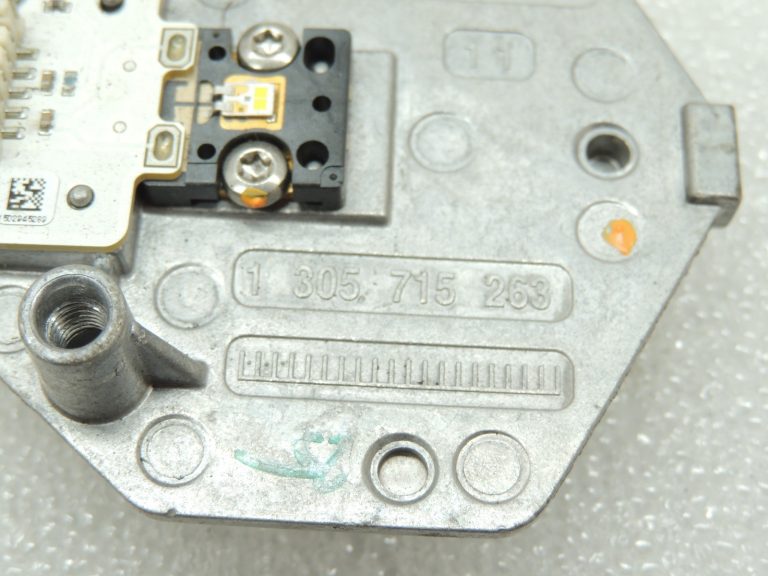 Oriģinālais Mercedes C-klases W205 priekšējo lukturu LED modulis 1305715263