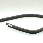 Oriģinālās rezerves daļas Mercedes W205 C63 AMG M117 dzinēja pārsega blīvētājs, aizmugurējais kreisais A2058870000