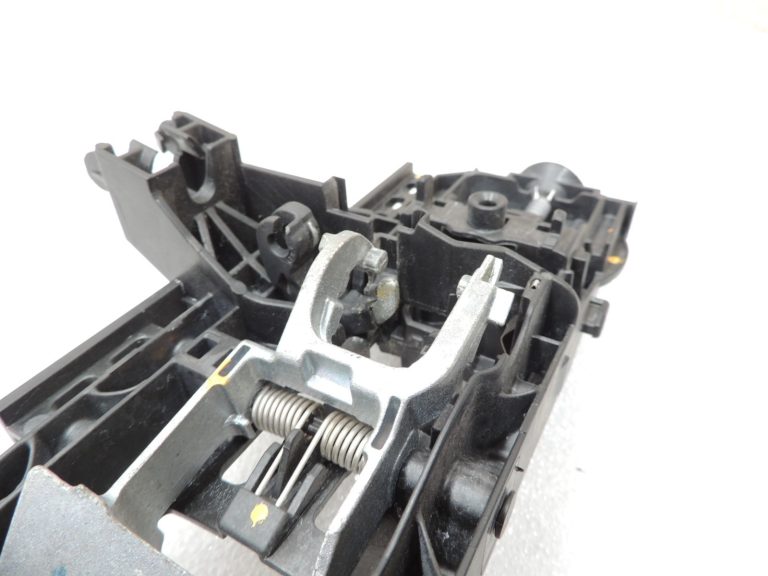 Oriģinālā Mercedes W205 C63 AMG durvju rokturis iekšējais rāmis aizmugurējais kreisais A0997602100