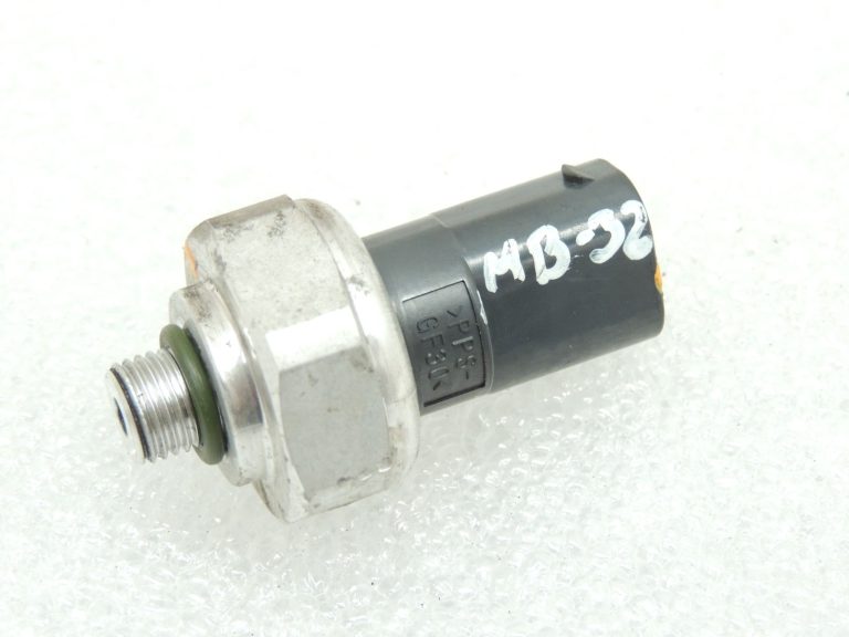 Oriģinālais Mercedes W205 C63 AMG gaisa kondicionēšanas spiediena slēdzis spiediena sensors A2110000283