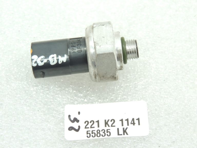 Oriģinālais Mercedes W205 C63 AMG gaisa kondicionēšanas spiediena slēdzis spiediena sensors A2110000283